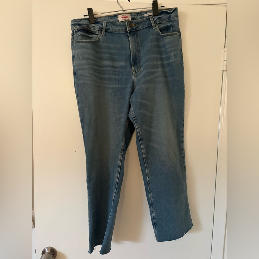 Wrangler Straight Leg Jeans